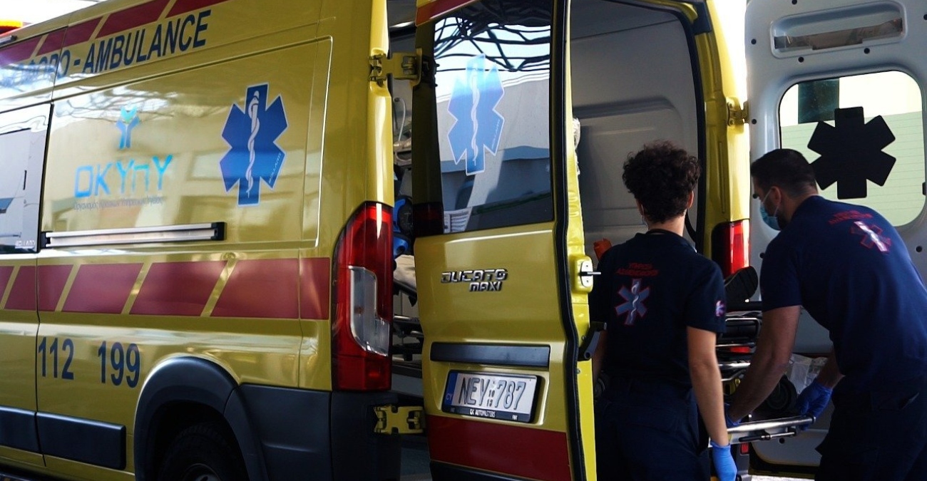 Τροχαίο στην Πάφο: Όχημα προσέκρουσε σε πάσσαλο της ΑΗΚ - Στο νοσοκομείο ο συνοδηγός
