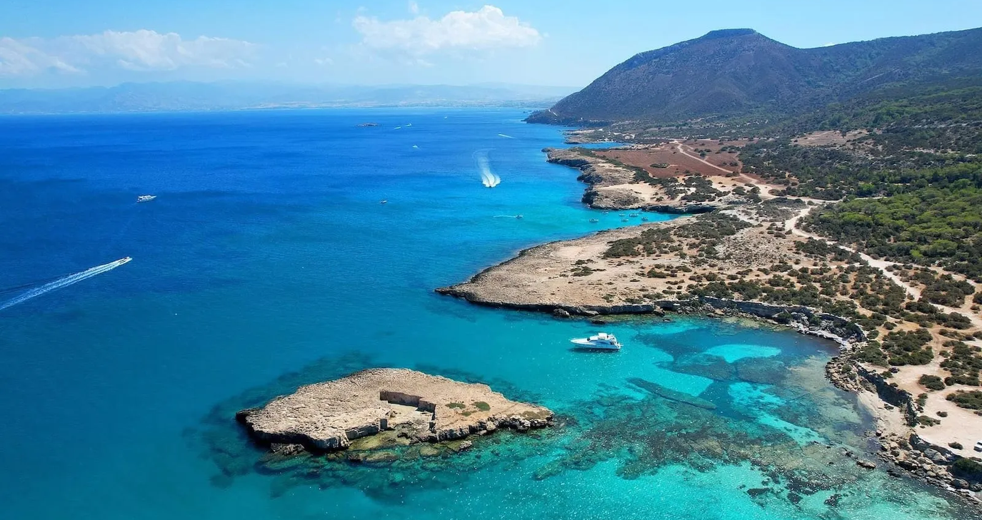 «Λαβράκι» της ΥΚΑΝ στον Ακάμα: Βρήκαν 36 κιλά ναρκωτικών κρυμμένα σε παραλία – Δείτε φωτογραφίες