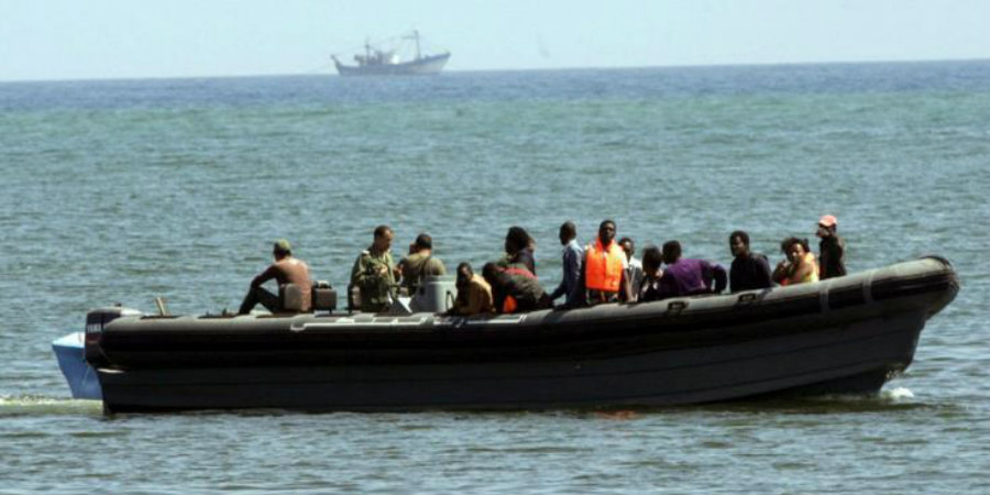 Σαράντα άτυποι μετανάστες εντοπίστηκαν σε ξύλινη βάρκα στη θαλάσσια περιοχή Λάρνακας