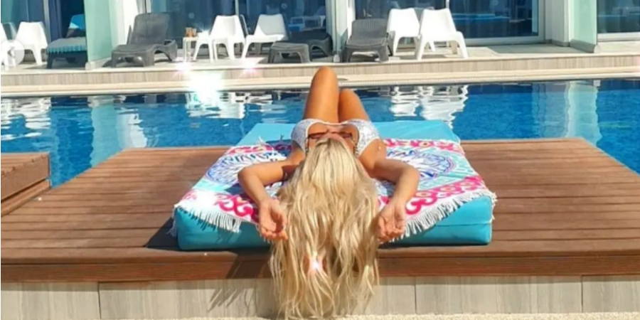 Κύπρια τηλεπερσόνα αναστατώνει το Instagram με τις σέξι πόζες της! (Φώτος)
