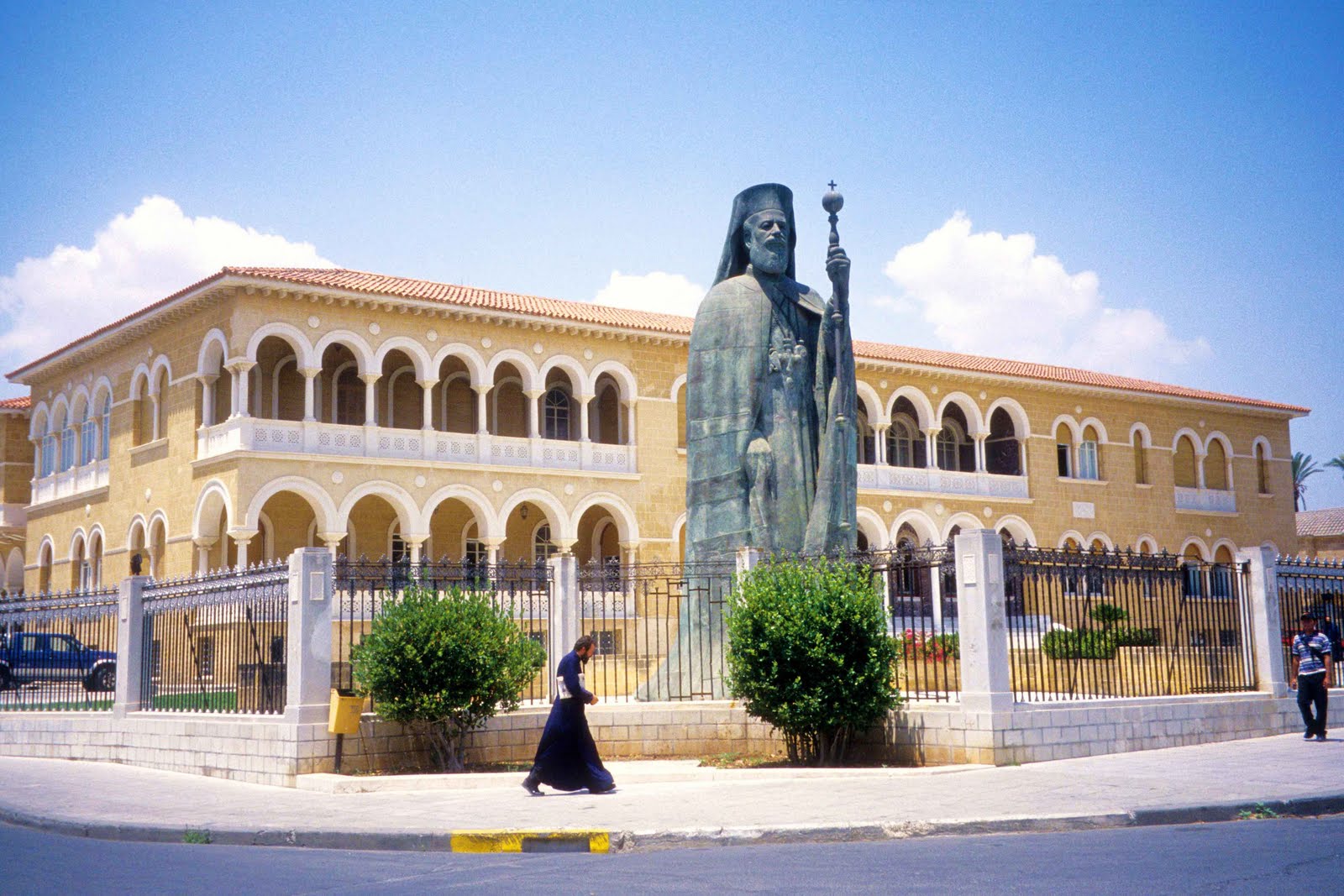 Η Ιερά Αρχιεπισκοπή Κύπρου ψάχνει άτομο για τη διαχείριση των ακινήτων της