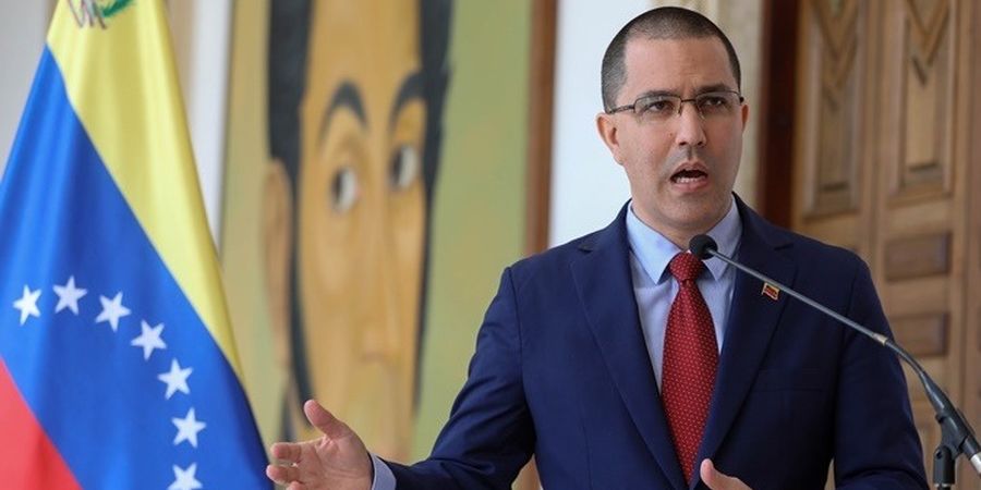 Χ. Αρεάσα: Η αμερικανική κυβέρνηση του Τραμπ υπαγόρευσε το σενάριο για απόπειρα πραξικοπήματος στην Βενεζουέλα