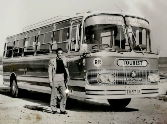 Το λεωφορείο που έσωσε ένα ολόκληρο χωριό το 1974. Η συγκλονιστική μαρτυρία μίας δεκάχρονης για το πραξικόπημα και την εισβολή