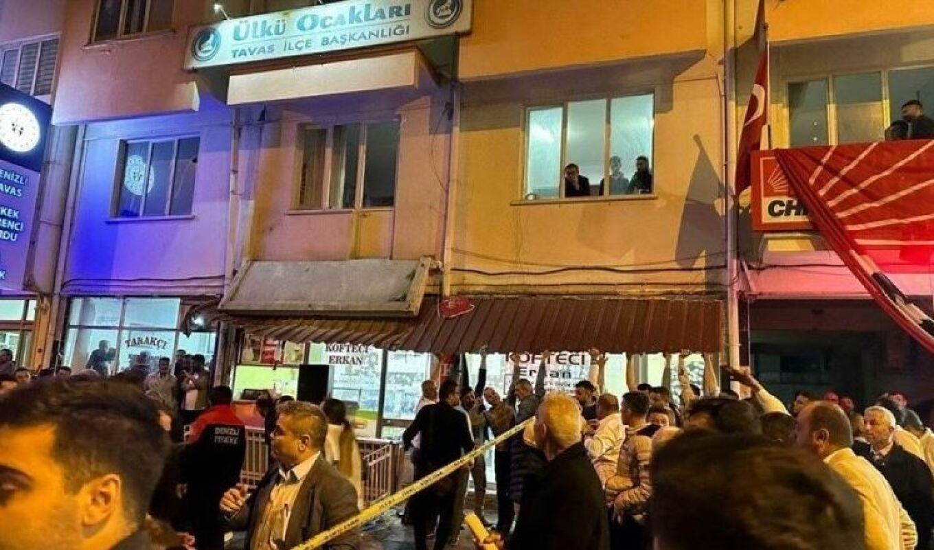 Τραγωδία σε πανηγυρισμούς για νίκη υποψηφίου της αντιπολίτευσης στην Τουρκία - Ένας νεκρός από κατάρρευση μπαλκονιού -Βίντεο 