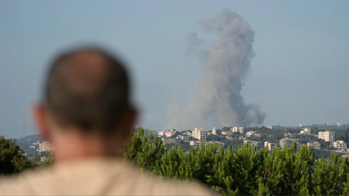 Εκκλήσεις για αποκλιμάκωση στο Λίβανο: Το Ισραήλ ετοιμάζεται για χερσαία εισβολή, με ολοκληρωτικό πόλεμο απειλεί το Ιράν