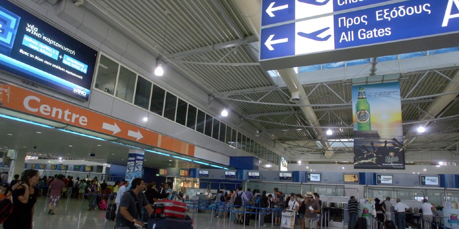 Ελλάδα: Τέλος οι μάσκες στα αεροδρόμια της χώρας - Σύσταση για χρήση σε χώρους συνωστισμού