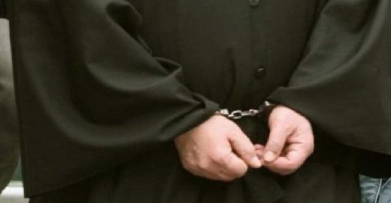 Ρόδος: Χειροπέδες σε 49χρονο ιερέα μετά από καταγγελία 30χρονου τουρίστα ότι τον άλειψε γυμνό με λάδι