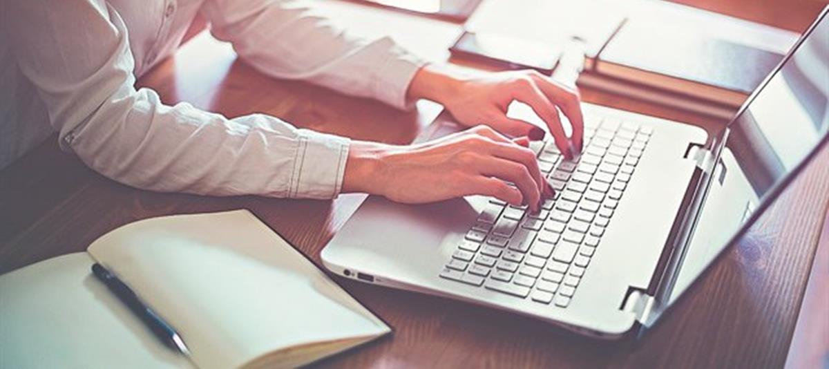 «Ναι» από Ολομέλεια για την τηλεργασία στο δημόσιο - Εγκρίθηκε τροπολογία για τον αριθμό ημερών - Τι προνοεί