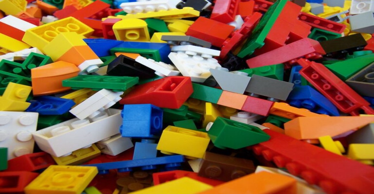 Lego: Εγκαταλείπει τα σχέδια για τουβλάκια από ανακυκλωμένα μπουκάλια