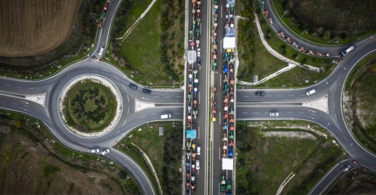 Κλιμακώνονται οι αγροτικές κινητοποιήσεις: Πάνω από 4.000 τρακτέρ στη Θεσσαλία, νέο μπλόκο σήμερα στα Τρίκαλα