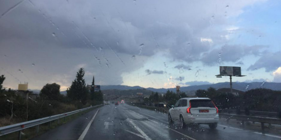 Α/ΔΡΟΜΟΣ ΛΕΜΕΣΟΥ: Δύο τροχαία – Ολισθηρό το οδόστρωμα λόγω βροχής