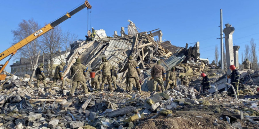 Δεκάδες οι νεκροί από την επίθεση στο στρατόπεδο του Μικολάιβ 