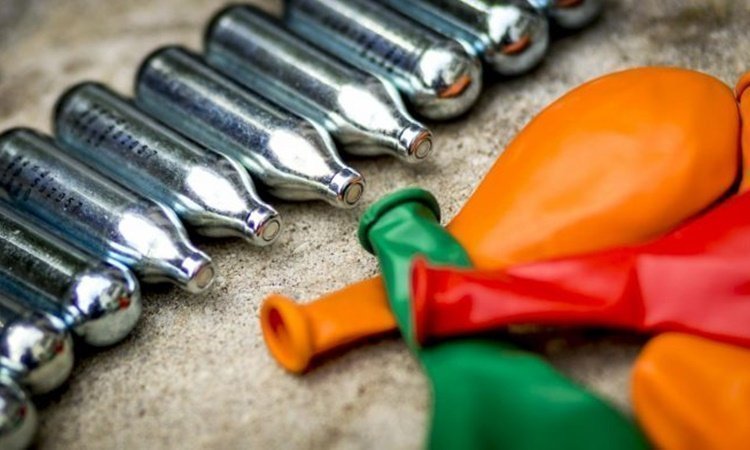 Νεαρός πιάστηκε με laughing gas στην Αγία Νάπα - Τι βρέθηκε στο όχημά του