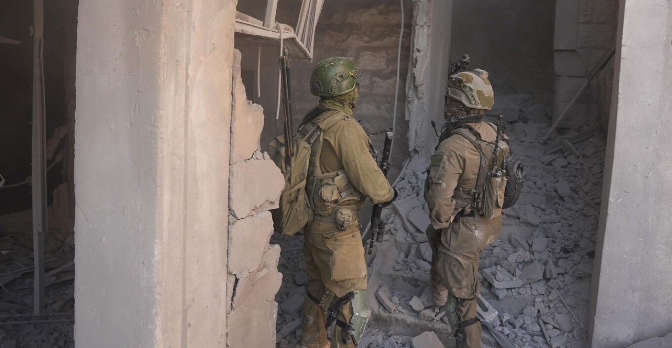 LIVE: LIVE: Η Τεχεράνη απειλεί το αεροπλανοφόρο USS Lincoln - Δεκάδες συλλήψεις για διασπορά ψευδών ειδήσεων