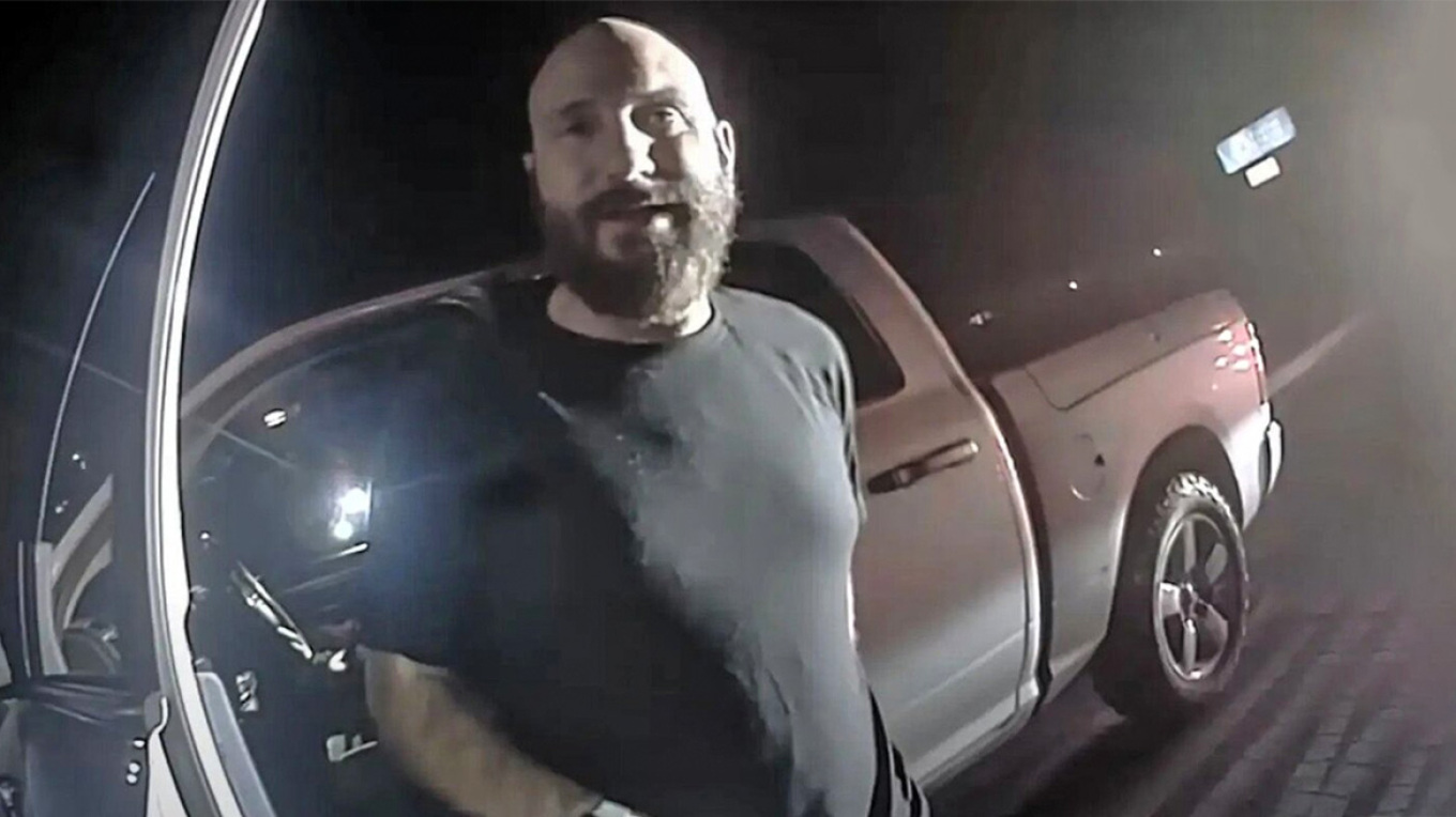 Η στιγμή που παιδοβιαστής συλλαμβάνεται στις ΗΠΑ να οδηγεί μεθυσμένος με 6 παιδιά στο αμάξι του - Δείτε βίντεο 