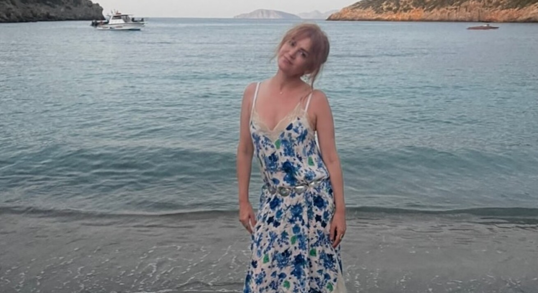 «Οικογένεια, φέτα...»: Διακοπές στην Ελλάδα για την Άιλα Φίσερ με τους γονείς και τα παιδιά της - Δείτε φωτογραφίες
