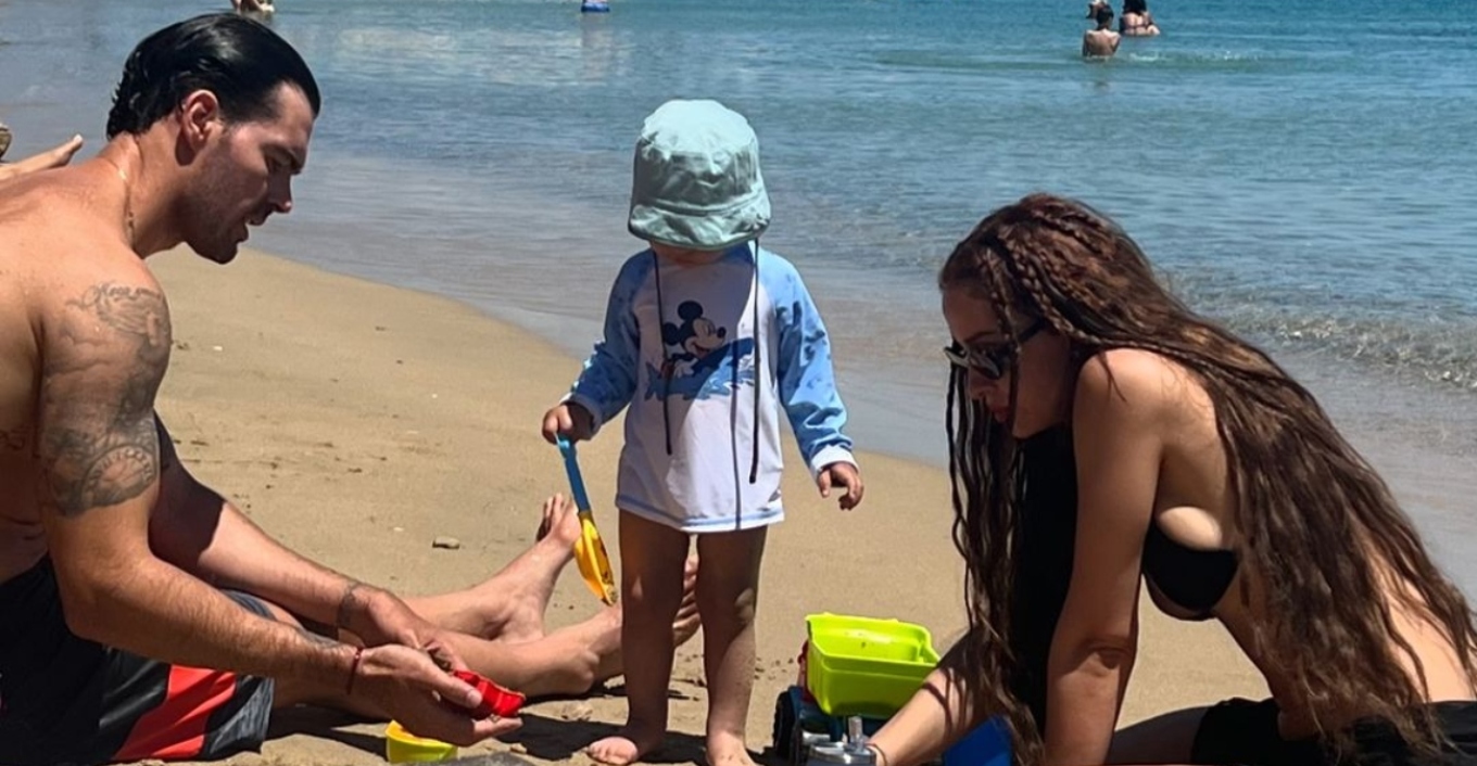 Ελένη Φουρέιρα: Οι τρυφερές φωτογραφίες με τον γιο της και τον Αλμπέρτο Μποτία στην παραλία