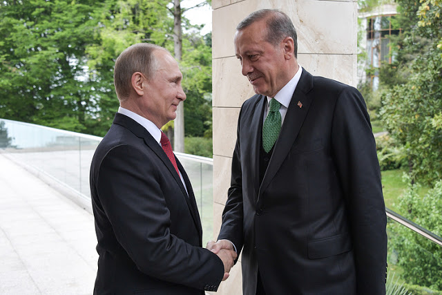 Η Ρωσία αίρει από την 1η Μαϊου τους περιορισμούς στις εισαγωγές ντομάτων από Τουρκία