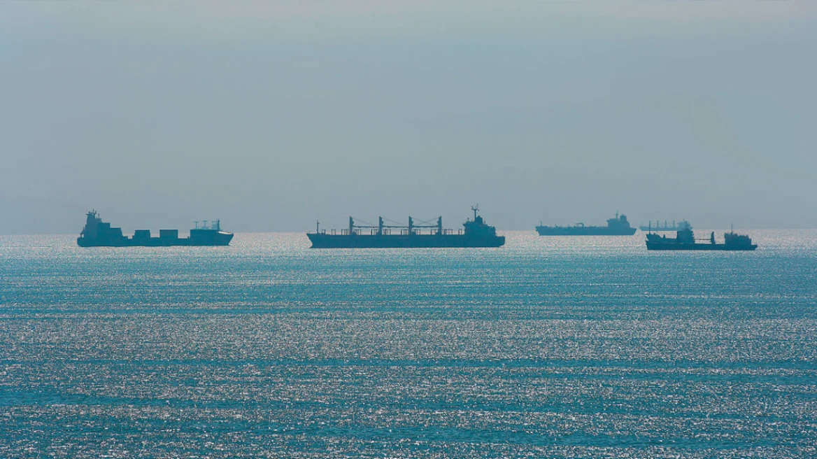 Νέα απειλή του Ιράν στα πλοία στο Στενό του Ορμούζ: «Συνέπειες για όσους παραβιάζουν τις διαδρομές»