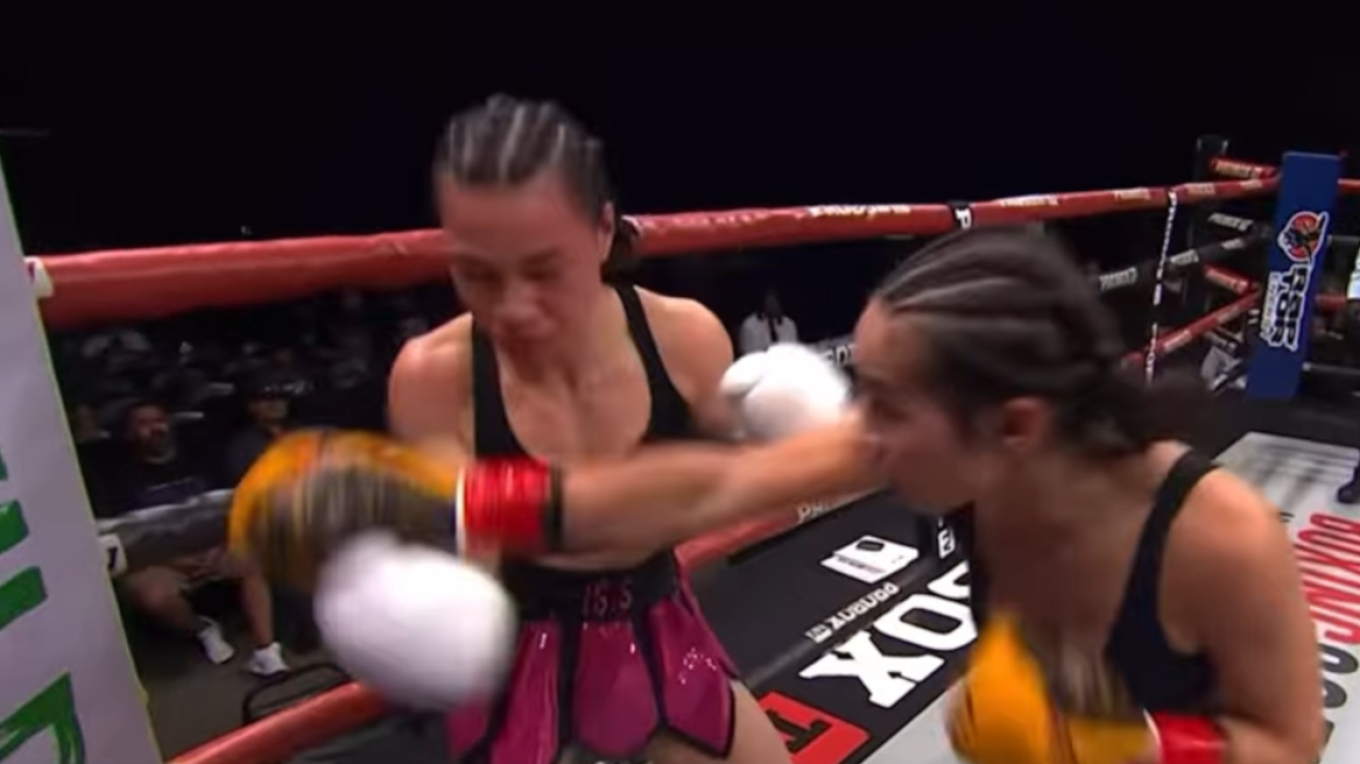 Σοκαριστικό video: Δίνει μάχη για τη ζωή 19χρονη πυγμάχος μετά από σκληρό νοκ άουτ - «Οι σκέψεις όλων είναι μαζί της»