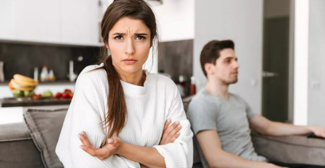 Σχέσεις: Επτά σημάδια ότι ο σύντροφός σας έχει χάσει το ενδιαφέρον του – Έξι τρόποι να ξυπνήσετε το πάθος