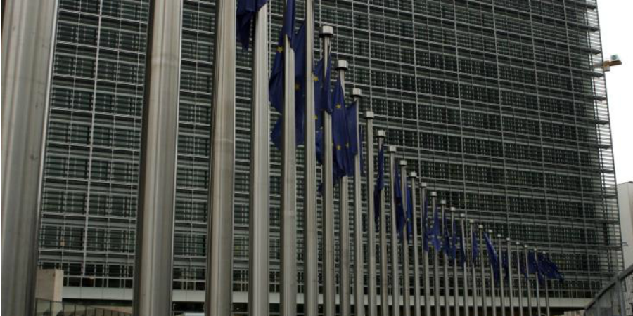 Εκσυγχρονισμό της νομοθεσίας ΕΕ για τις μπαταρίες, προτείνει η Κομισιόν