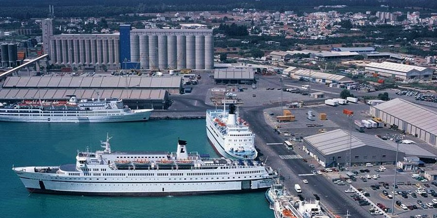 Στη Λεμεσό το επιβλητικό αμερικανικό αντιτορπιλικό USS Mitscher - Δείτε φωτογραφία