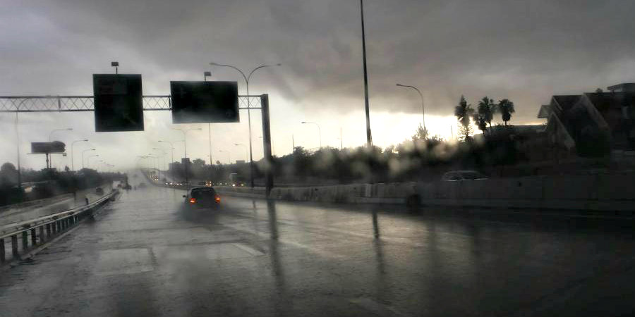 ΕΠ. ΛΑΡΝΑΚΑΣ: Χαμός λόγω έντονης βροχόπτωσης - Εγκλωβίστηκαν οδηγοί στα οχήματά τους 