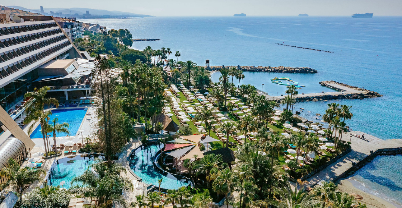 Γιορτάζουμε το Πάσχα στο Amathus Beach Hotel στη Λεμεσό