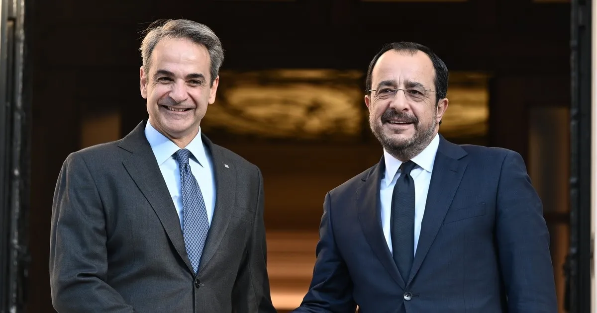 Επικοινωνία ΠτΔ-Μητσοτάκη ενόψει της συνάντησης με Έρχιουρμαν