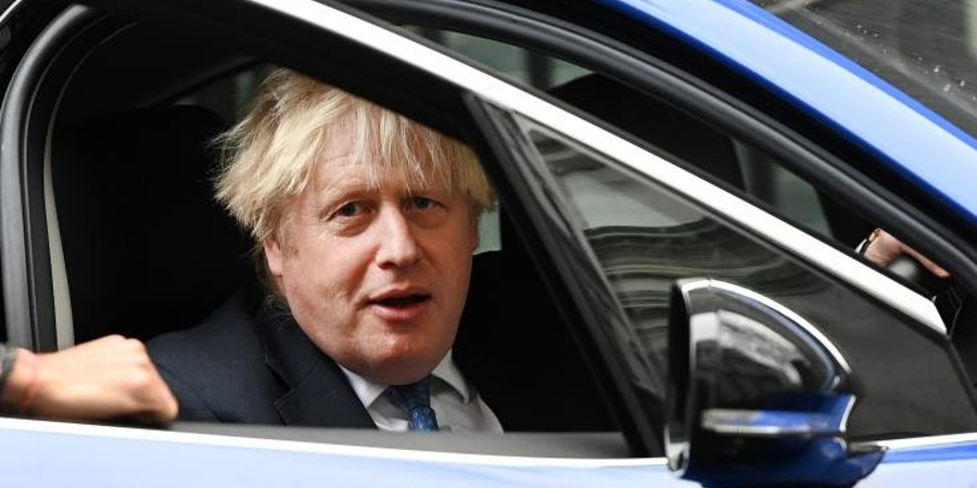Σκάνδαλο Μπόρις Τζόνσον: Σοκ στη Βρετανία από φωτογραφία - Διαδικτυακό κουίζ με ανοιχτή σαμπάνια