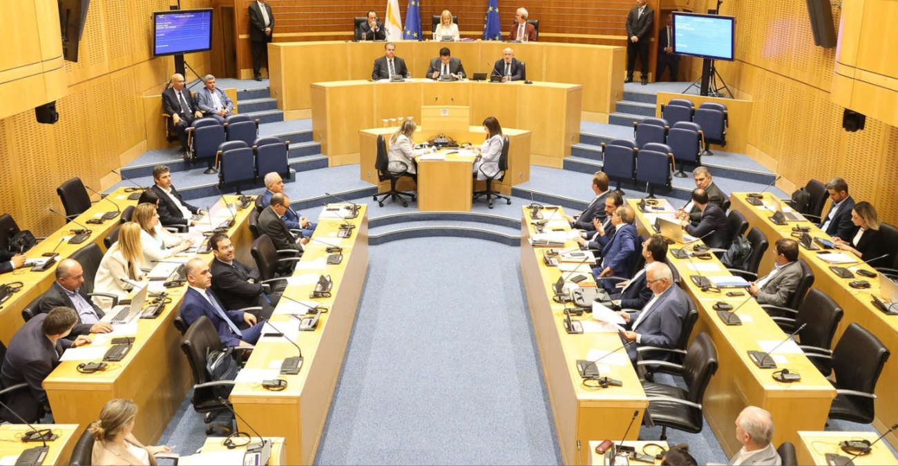 Έκτακτη συνεδρία της Ολομέλειας της Βουλής - «Αναταράξεις» με την αναπομπή για τις πολλαπές συντάξεις - Τι αποφασίστηκε