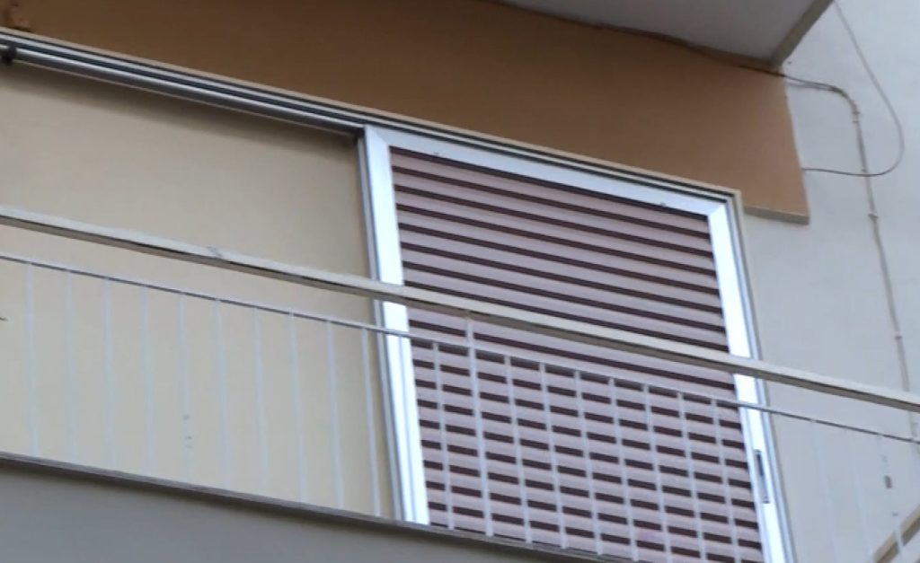 Σοκ στη Θεσσαλονίκη: Οικιακή βοηθός κατήγγειλε βιασμό του γιου της από την εργοδότρια