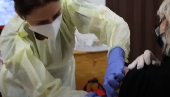 ΚΥΠΡΟΣ - ΚΟΡΩΝΟΪΟΣ: Εμβολιάστηκαν 527 πολίτες άνω των 80 ετών με την 1η δόση - BINTEO 