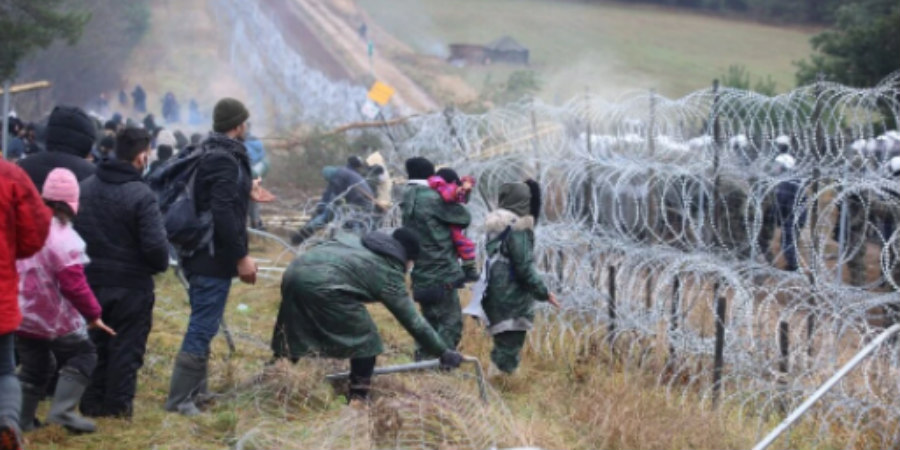 Κορυφώνεται το δράμα στα σύνορα της Λευκορωσίας, δεκάδες μετανάστες πεθαίνουν από το ψύχος