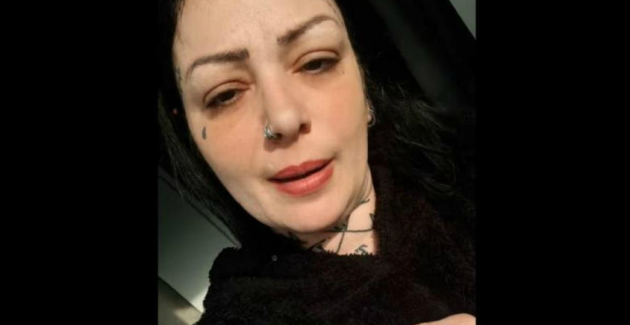 Σοκάρει η Annie Alexoui: «Είτε θάνατος είτε δικαίωση» - Όσα αποκάλυψε στο «Τ» για τα τατουάζ της