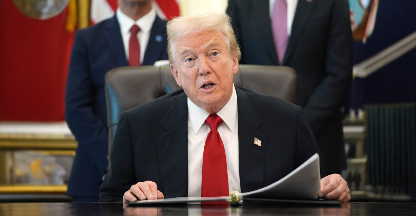 Τραμπ: Το Λονδίνο έχει γίνει τόσο επικίνδυνο που άνθρωποι μαχαιρώνονται στα οπίσθια – Νέα επίθεση κατά του Σαντίκ Καν