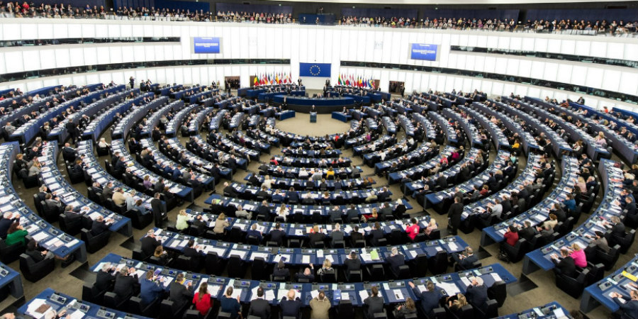 Σε ισχύ οι νέοι κανόνες της ΕΕ για την ψηφιακή προστασία των καταναλωτών