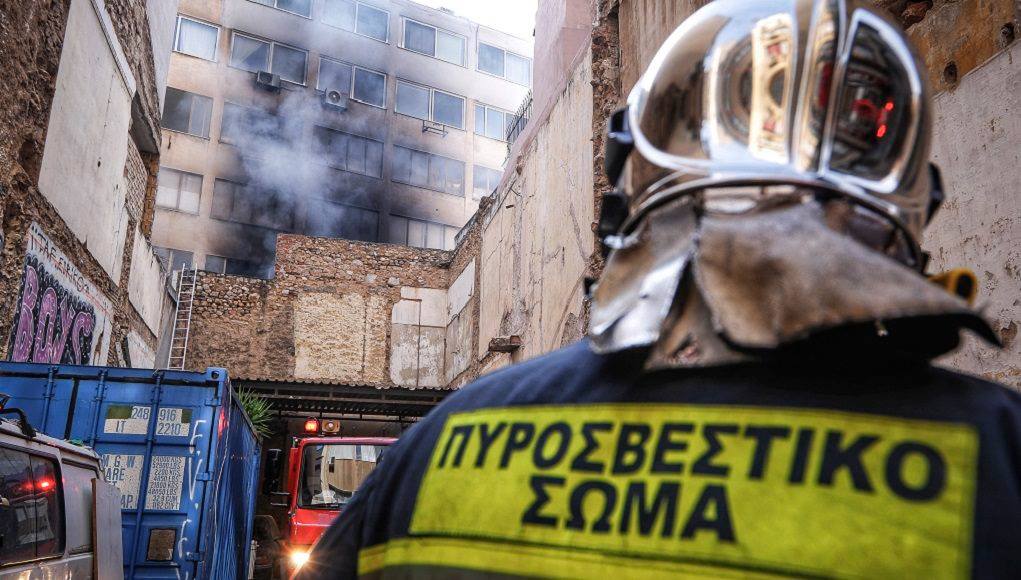 EKTAKTO – ΛΑΡΝΑΚΑ: Φωτιά σε διαμέρισμα – Απομακρύνονται ένοικοι