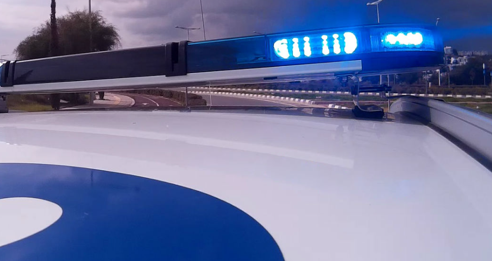 Χειροπέδες σε 40χρονη - Έβαλε φωτιά στο πατάρι καταστήματος όπου διέμενε προσωρινά