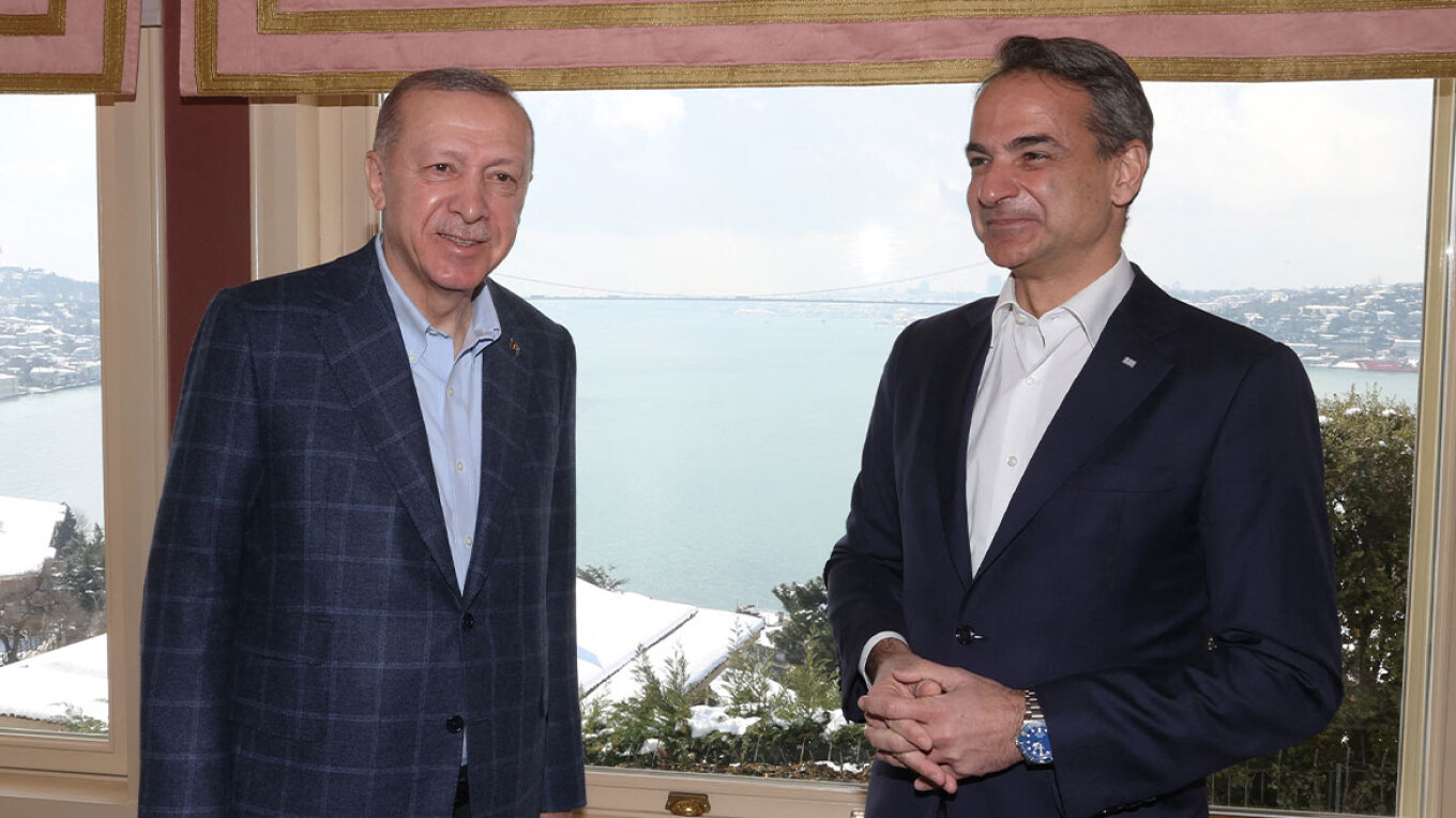 Σε εξέλιξη η συνάντηση Μητσοτάκη με Ερντογάν στην Άγκυρα - Χαμόγελα και αγκάθια στις ελληνοτουρκικές σχέσεις