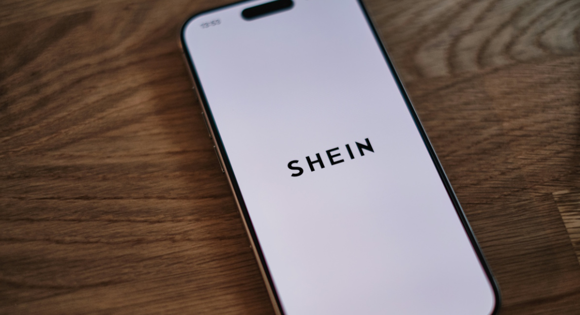Shein: Το «κόλπο» για να παραλαμβάνεις την παραγγελία σου σε 3 μέρες αντί για εβδομάδες