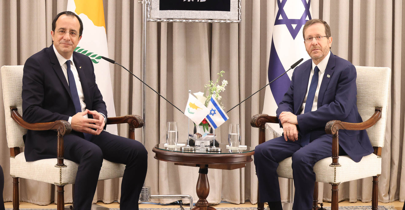 Ευχαρίστησε τον ΠτΔ ο Πρόεδρος του Ισραήλ -  «Παρά τους βομβαρδισμούς επέλεξε να έρθει»