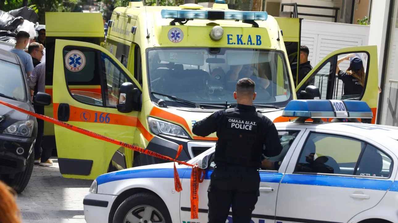 Συνελήφθη για ανθρωποκτονία από αμέλεια η θεία της 7χρονης που πέρασε μέσα από τζαμαρία στην Ελλάδα 