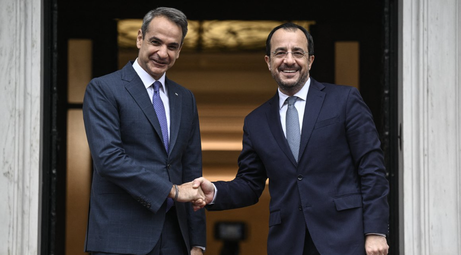 Συνάντηση-κλειδί στην Αθήνα - Χριστοδουλίδης και Μητσοτάκης χαράσσουν κοινή γραμμή για το Κυπριακό