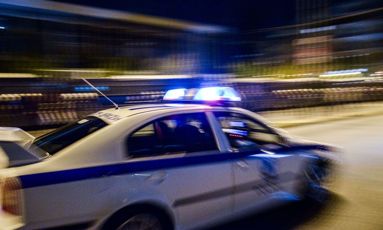 Νεκρός άνδρας από πυροβολισμό τα ξημερώματα στη Γλυφάδα - Εντοπίστηκαν οκτώ κάλυκες στο σημείο