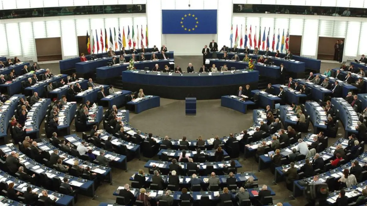 Οι Ευρωβουλευτές εξέλεξαν το νέο προεδρείο του Ευρωπαϊκού Κοινοβουλίου - 14 αντιπρόεδροι και 5 κοσμήτορες