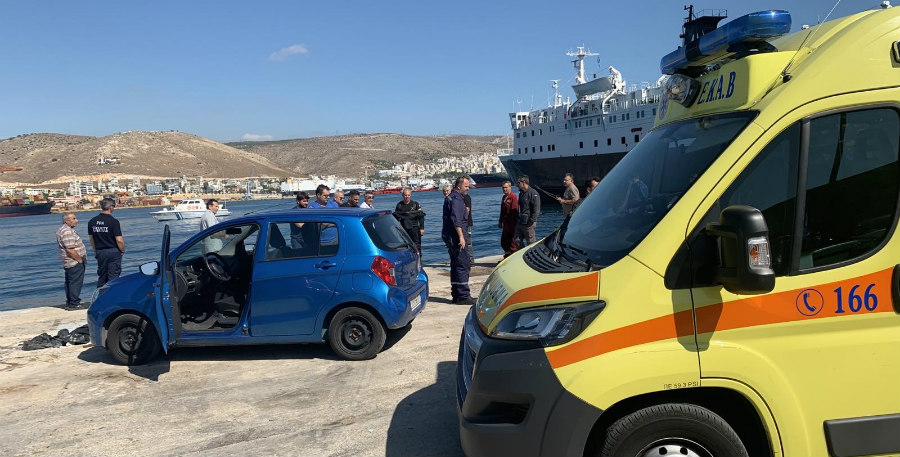EΛΛΑΔΑ: Αυτοκίνητο έπεσε με φόρα στη θάλασσα- Δύτες ψάχνουν για τους δύο επιβαίνοντες 
