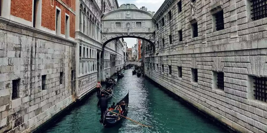 Βενετία: Εγκαταλείπουν οι μόνιμοι κάτοικοι - Φοβούνται ότι η πόλη μετατρέπεται σε... μουσειακό λείψανο