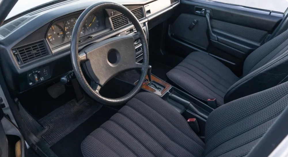 Τα 7 αγαπημένα αξεσουάρ αυτοκινήτου που έχουν εξαφανιστεί - Ποια θέλετε να επιστρέψουν;